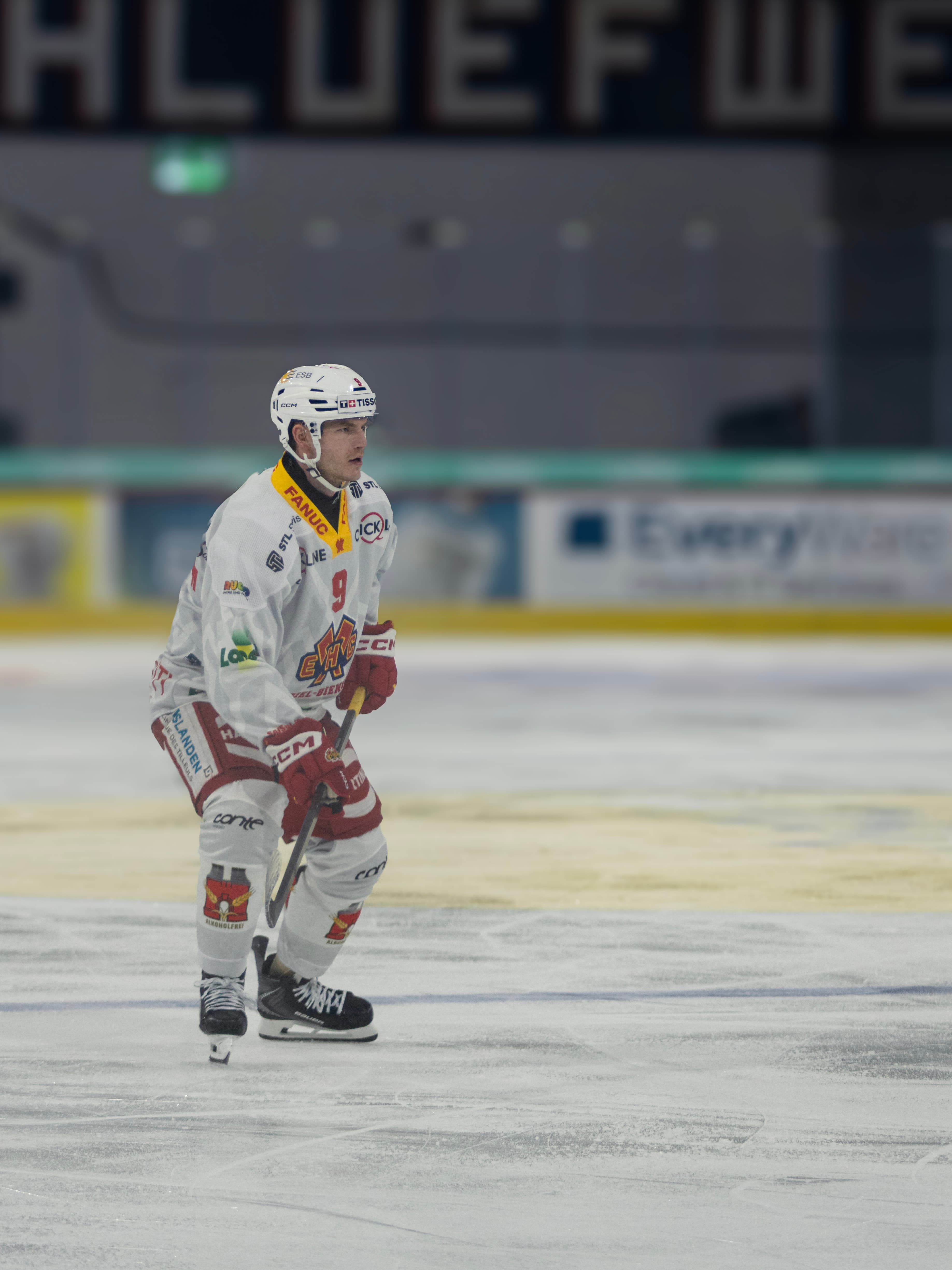 Biel-Spieler Nummer 9 in voller Fahrt