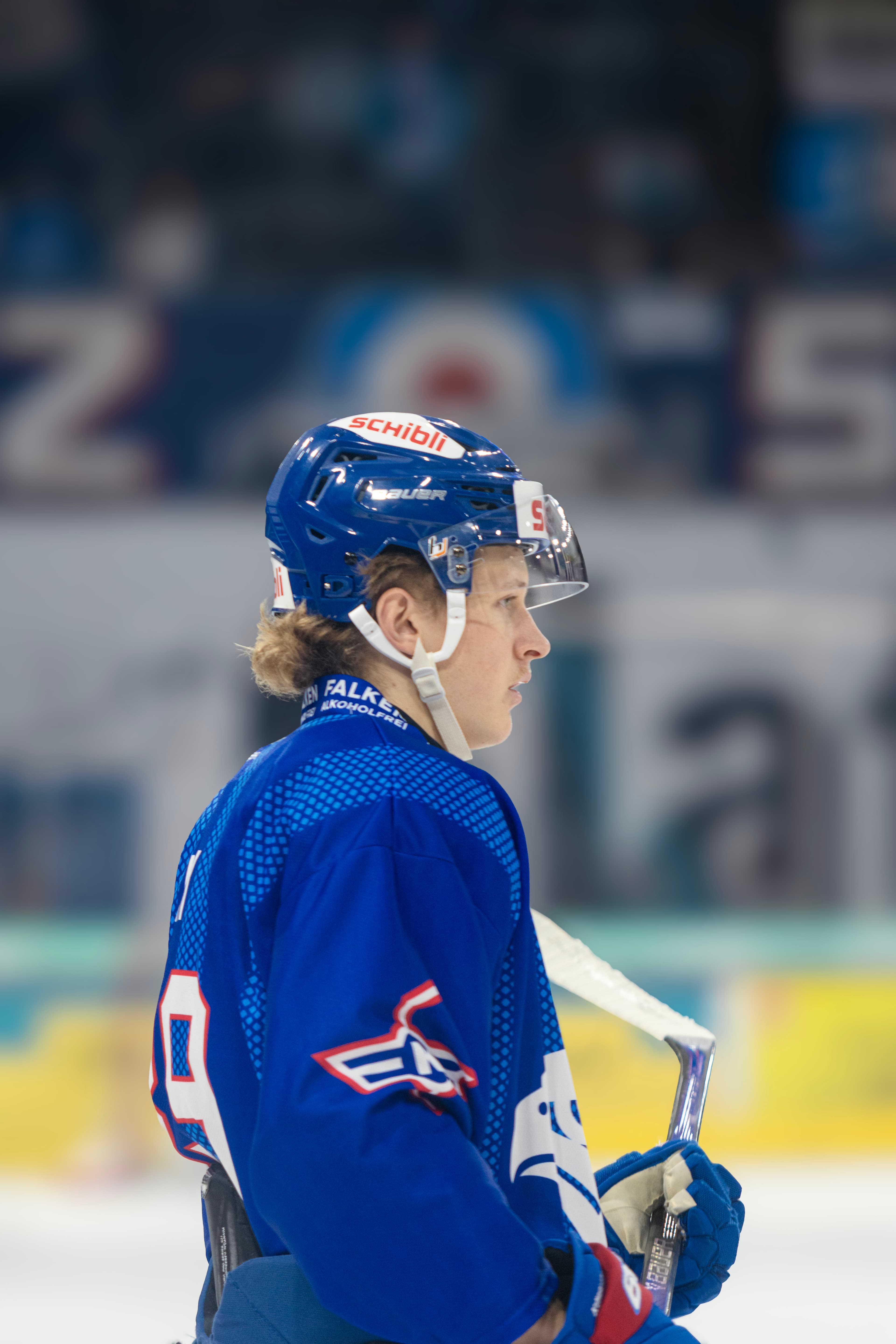 Kloten-Spieler beim Einskaten vor dem Spiel